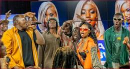 Willis Raburu with artistes in the Wabebe Experience show at TV47.